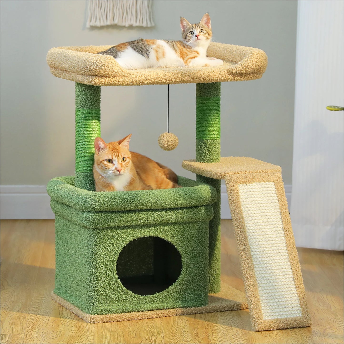 Piccolo albero per gatti con tiragraffi