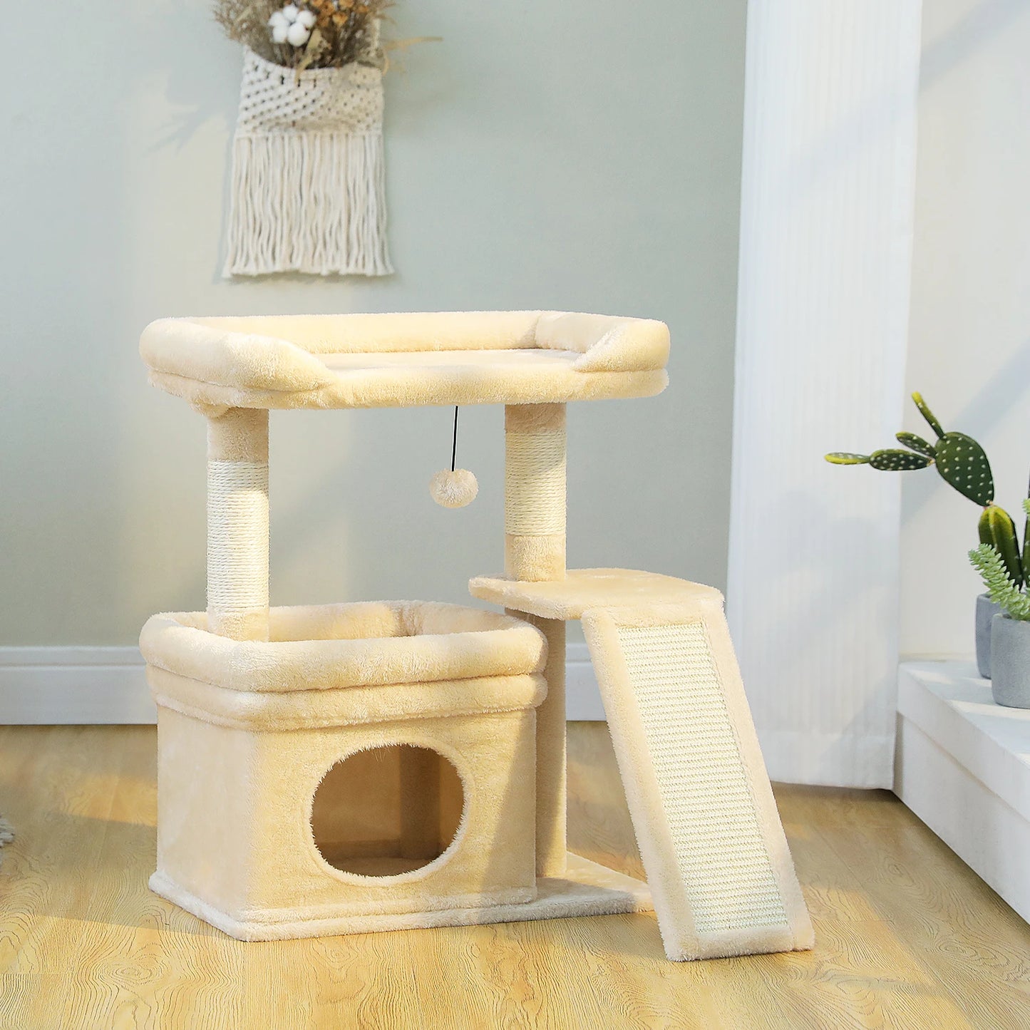 Piccolo albero per gatti con tiragraffi