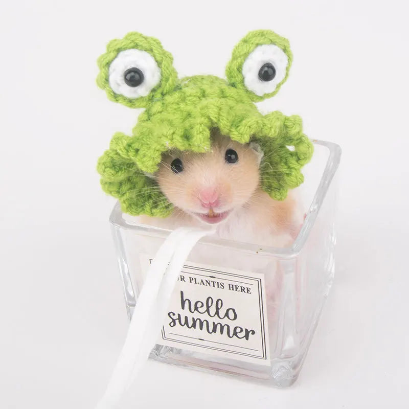 Cappellino per piccoli animali fatto a mano