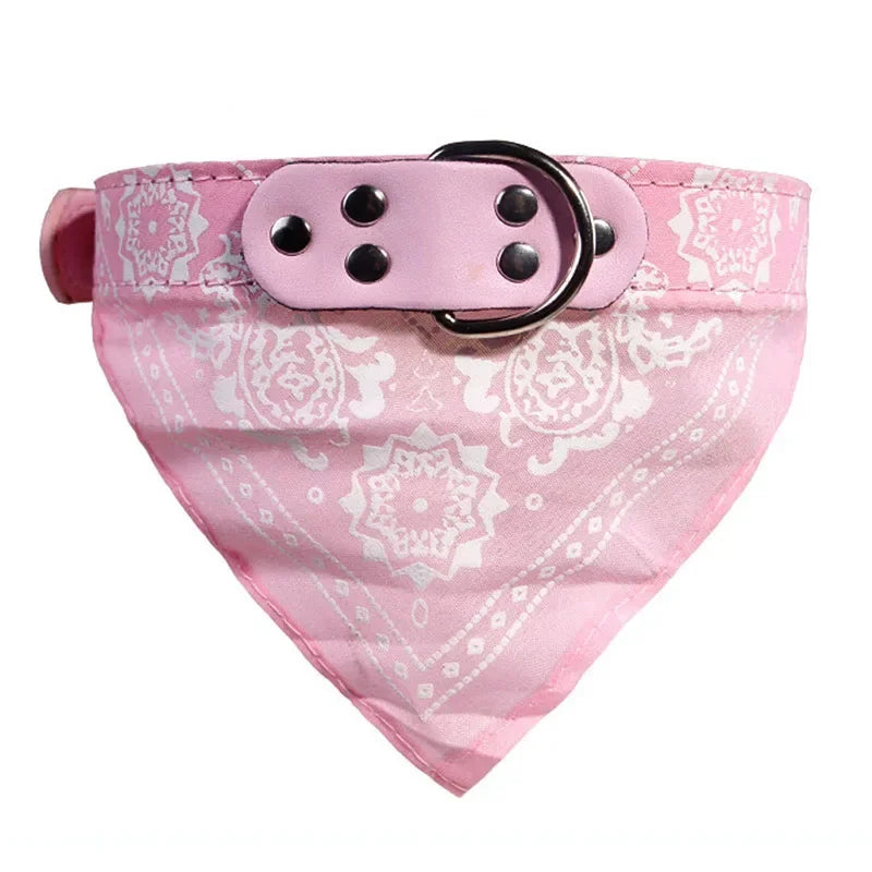 Simpatica bandana regolabile per cani