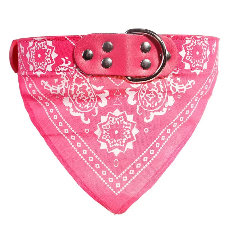 Simpatica bandana regolabile per cani