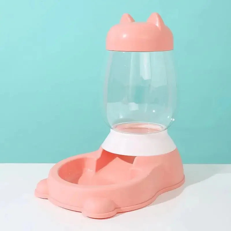 Alimentatore automatico per gatti.