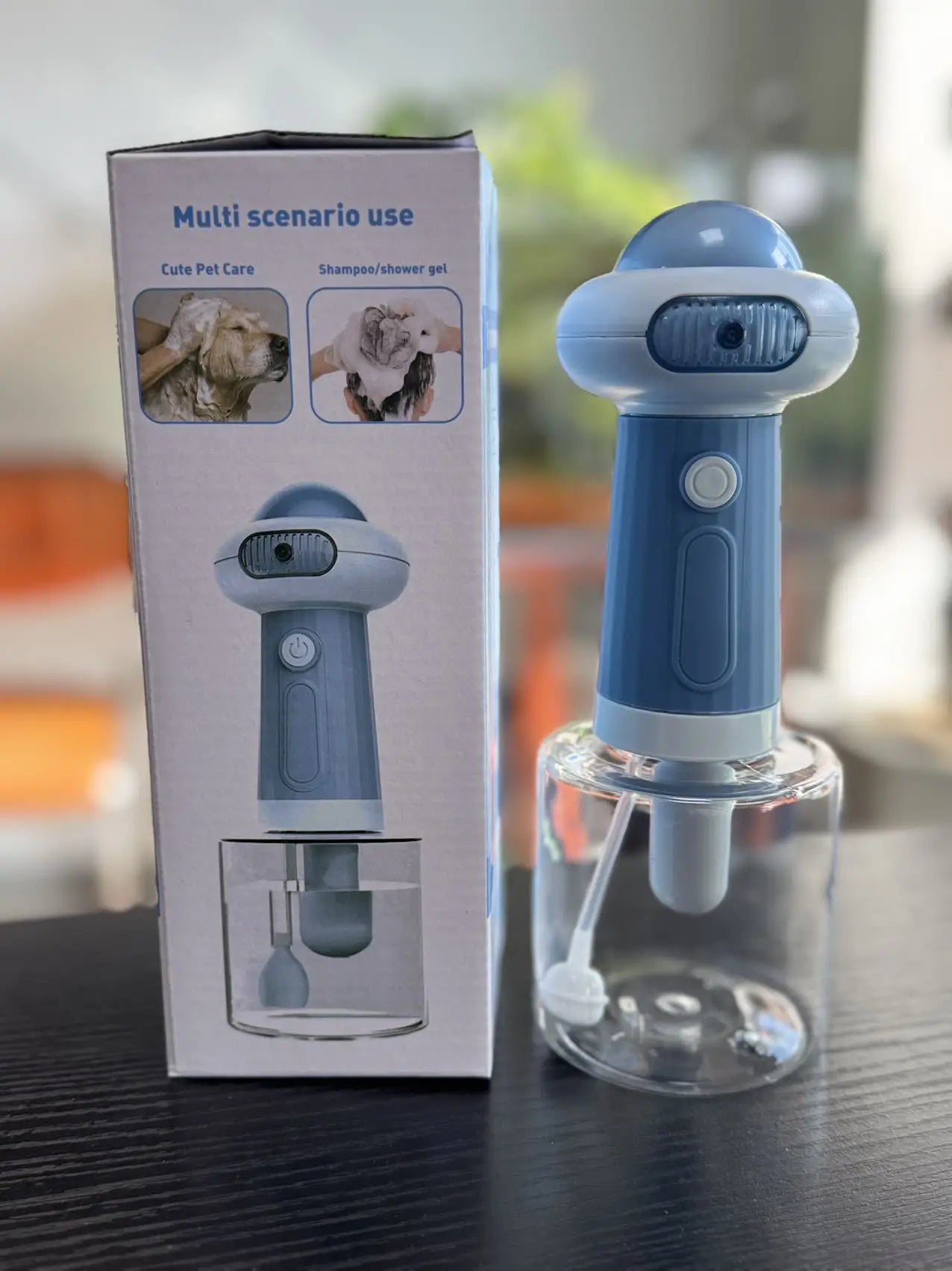 Creatore di bolle schiumogeno per shampoo per animali domestici per cani e gatti, utilizzato durante il bagno per creare schiuma con shampoo.