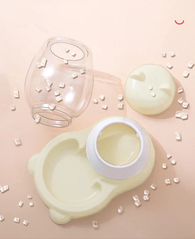 Alimentatore automatico per gatti.