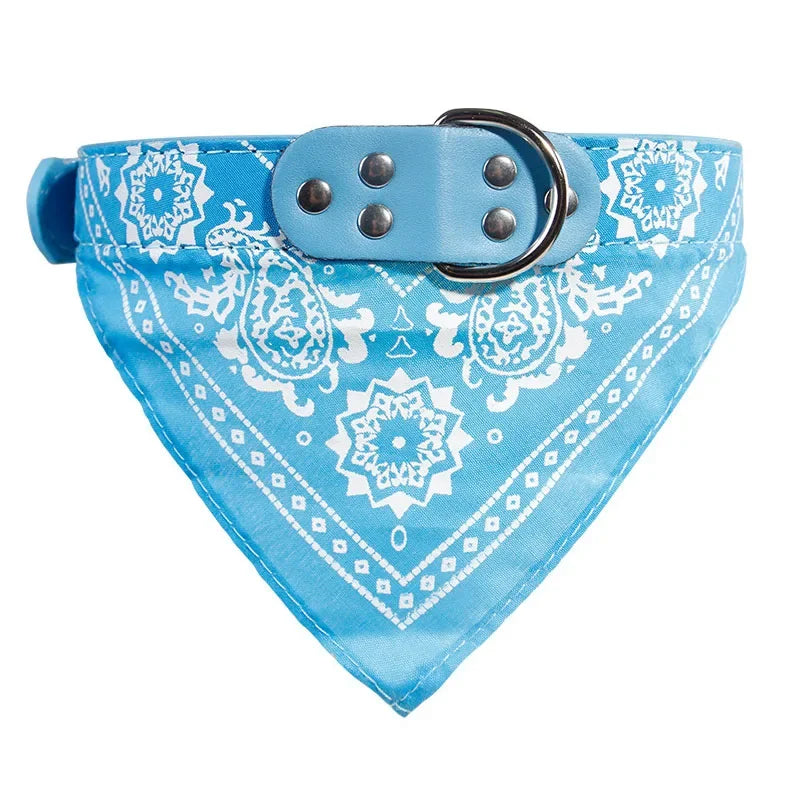 Simpatica bandana regolabile per cani
