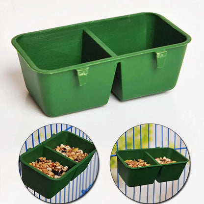 2 In1 cibo per uccelli ciotola per l'acqua pappagallo doppia tazza per l'alimentazione gabbia per piccioni in plastica mangiatoia per alimenti per uccelli pappagallo Pet voliera ciotola per l'acqua